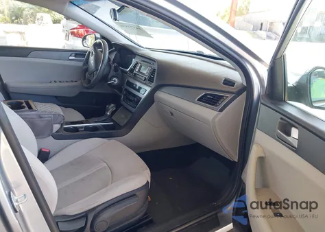 2017 Hyundai Sonata z USA, uszkodzony, nr VIN 5NPE24AF1HH506302